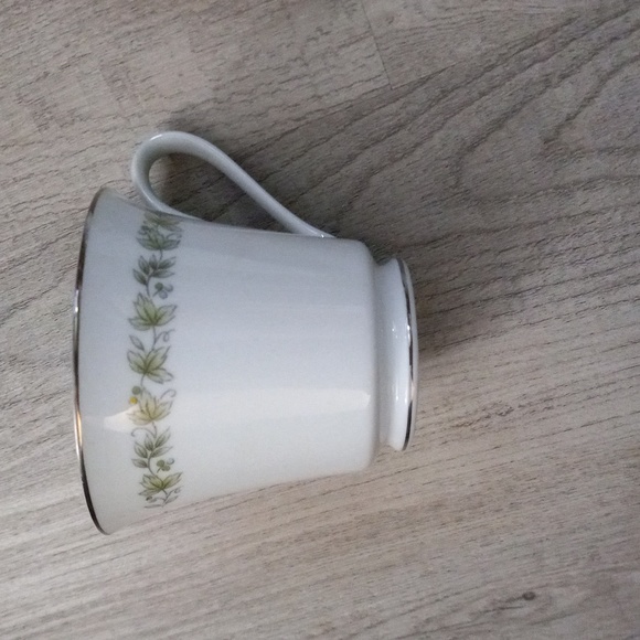 COPY - Justine Towne House China set of 3 cups and saucers. - Picture 2 of 4